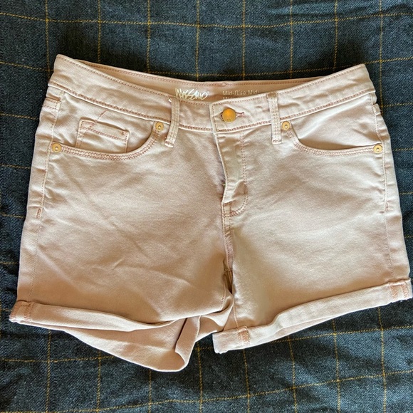 Mossimo Supply Co. Pants - Mossimo Mid-Rise Midi shorts